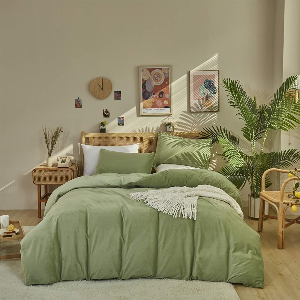 https://heyitscarlyrae.com/wp-content/uploads/2023/04/Wellboo-Sage-Green-Velvet-Comforter-Set-1024x1024.jpg